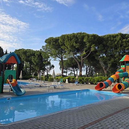 Camping Village Mar Y Sierra San Costanzo Екстериор снимка