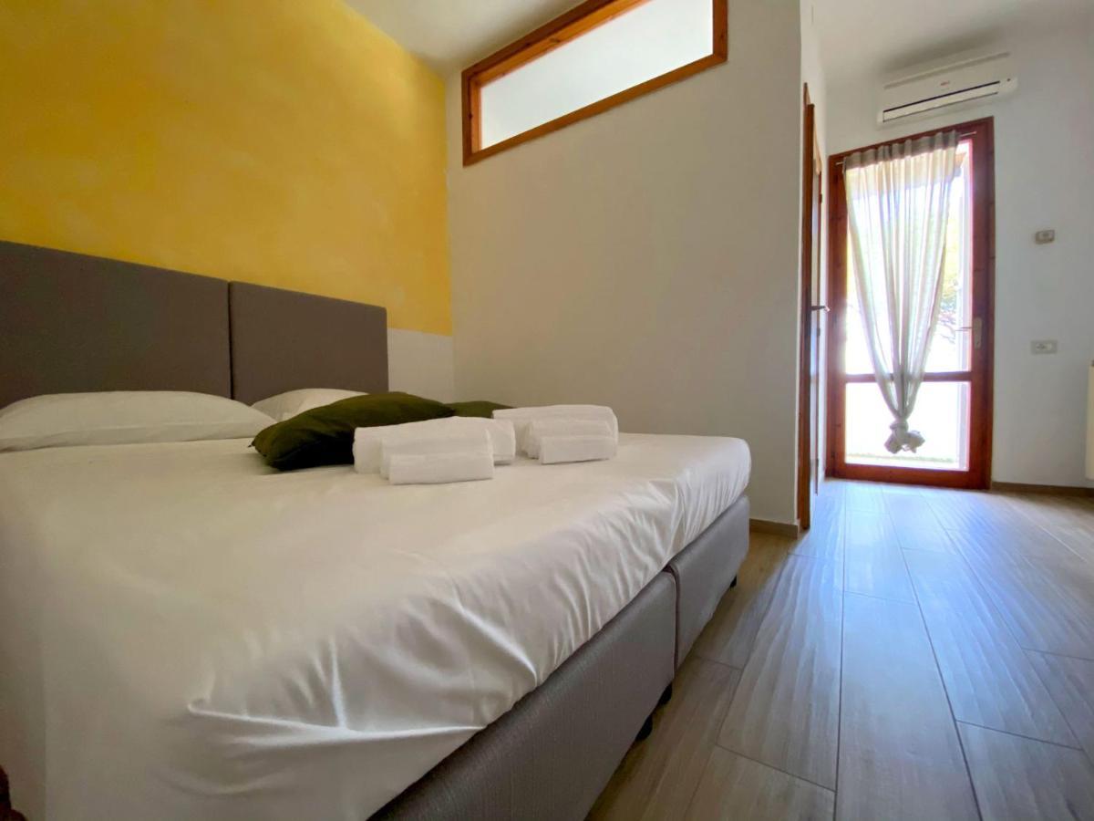Camping Village Mar Y Sierra San Costanzo Екстериор снимка