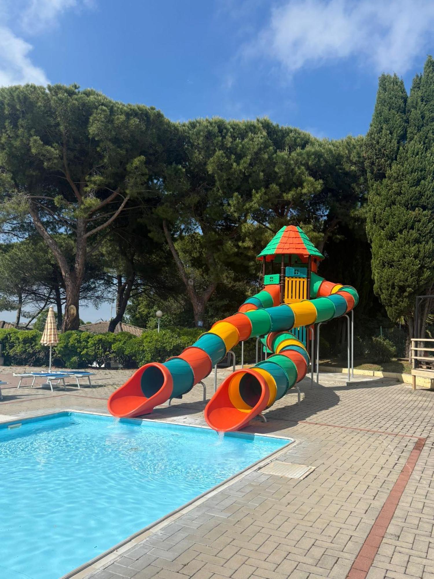 Camping Village Mar Y Sierra San Costanzo Екстериор снимка