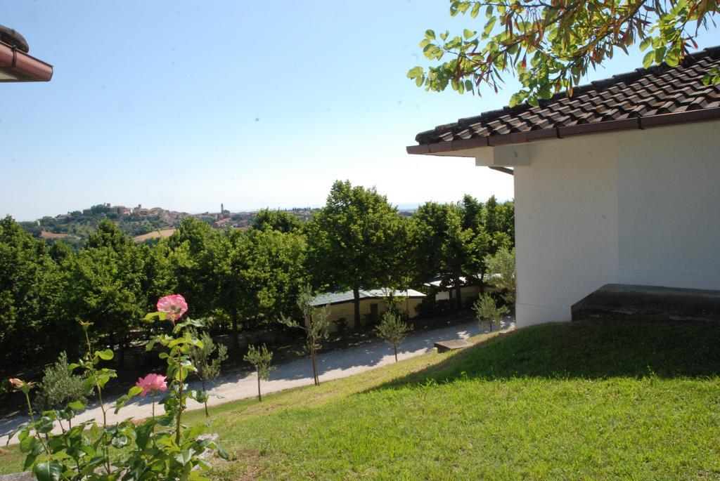 Camping Village Mar Y Sierra San Costanzo Екстериор снимка