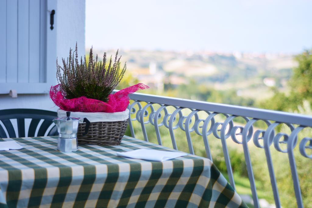 Camping Village Mar Y Sierra San Costanzo Екстериор снимка