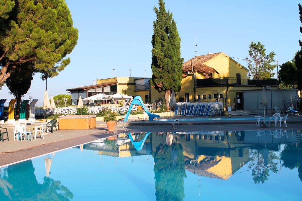 Camping Village Mar Y Sierra San Costanzo Екстериор снимка