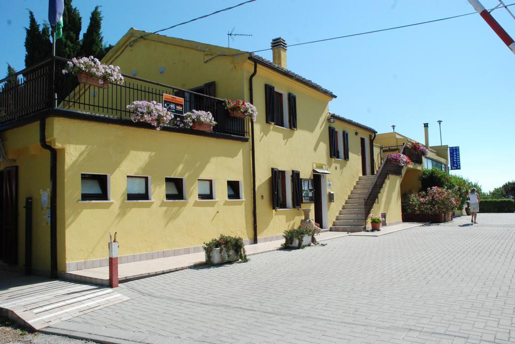 Camping Village Mar Y Sierra San Costanzo Екстериор снимка
