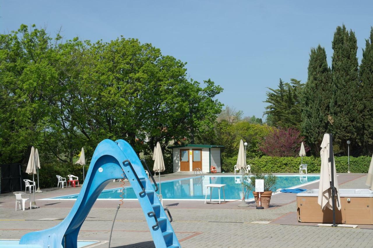 Camping Village Mar Y Sierra San Costanzo Екстериор снимка