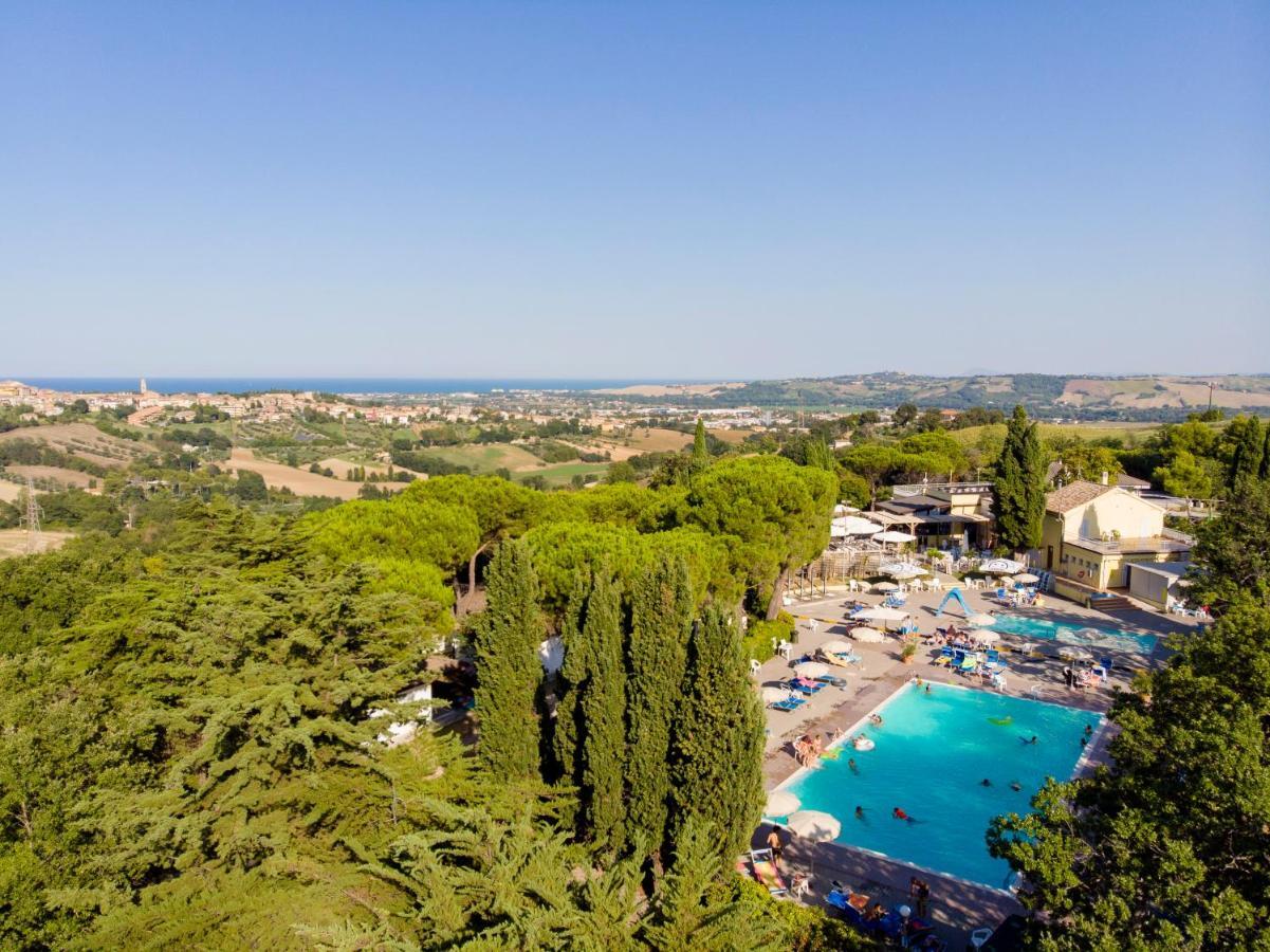 Camping Village Mar Y Sierra San Costanzo Екстериор снимка